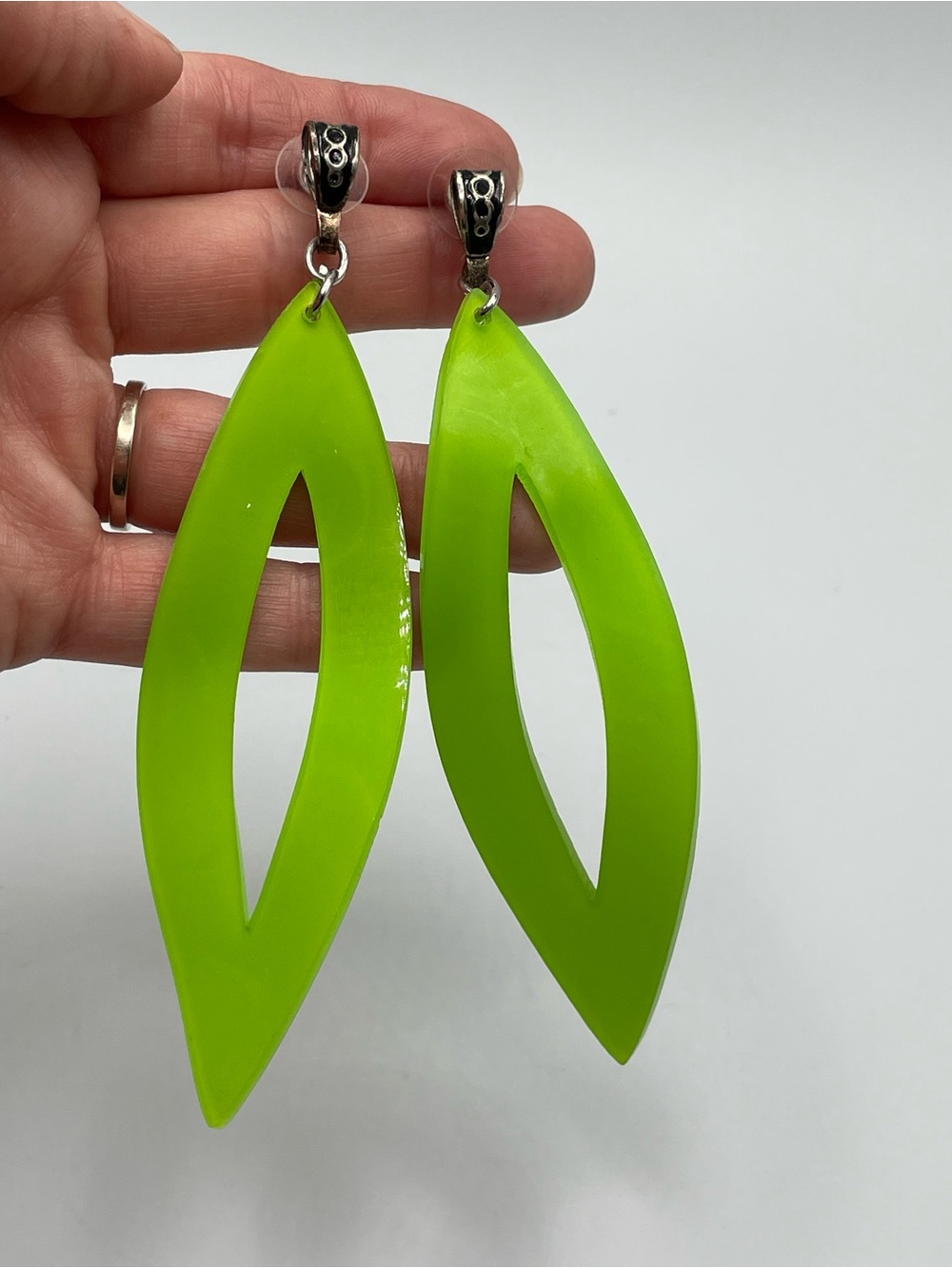 Bright Lime Green Statement Drop Earrings - Women Jewelry- mod - Picture 3 of 5